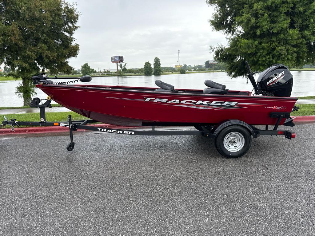 2025 Tracker Super Guide V-16 T