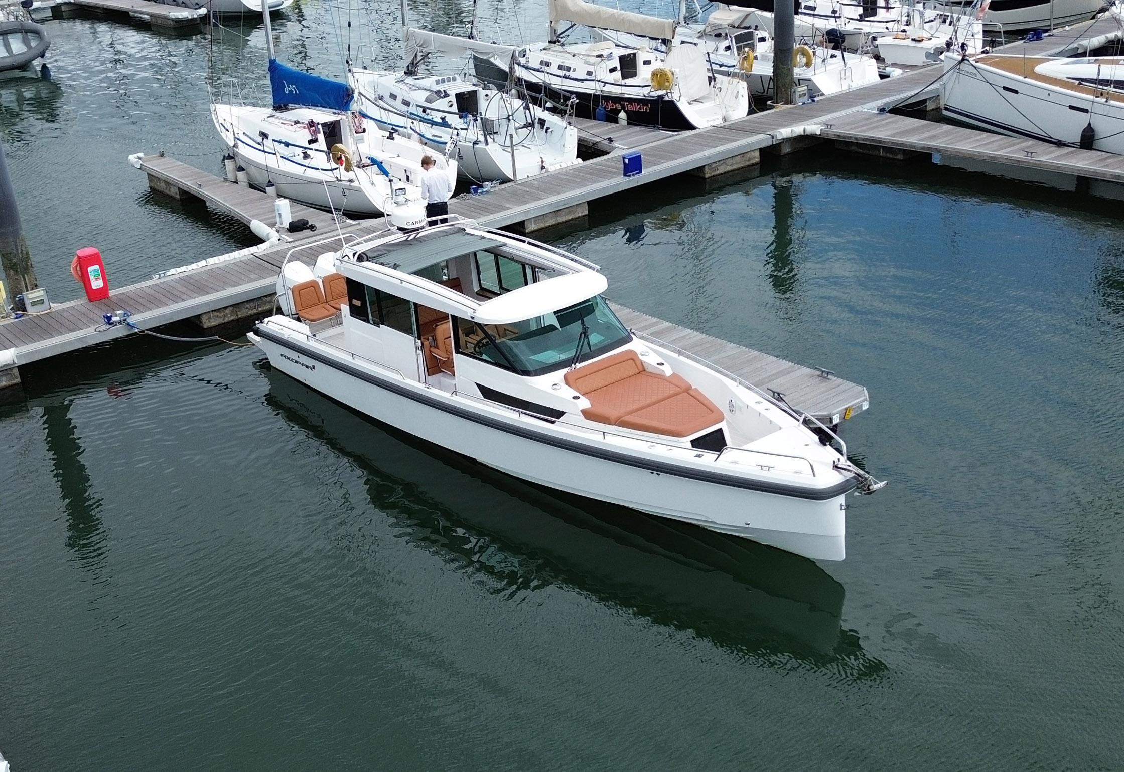 2020 Axopar 37 Sport Cabin