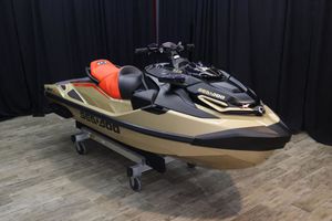 Sea-Doo RXT-X™ 325 Metallic Tan / Lava Red Premi