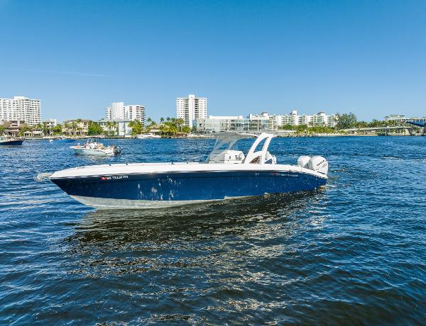 2020 Midnight Express 34' Open