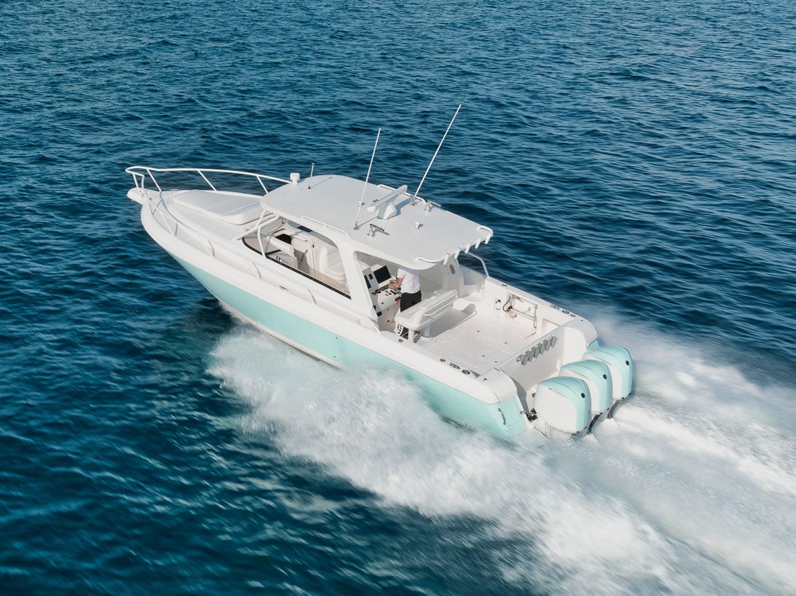 2008 Intrepid 390 Sport Yacht