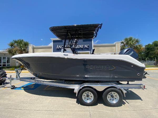Robalo R200 Center Console
