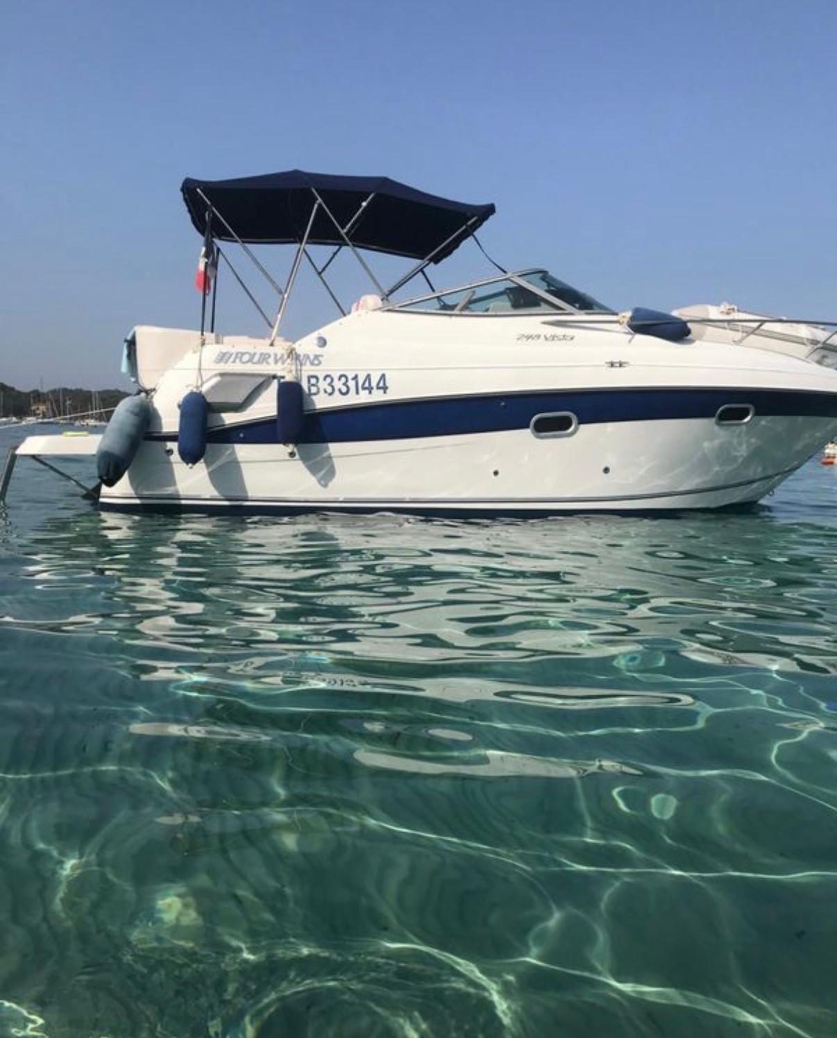 2001 Four Winns 248 Vista