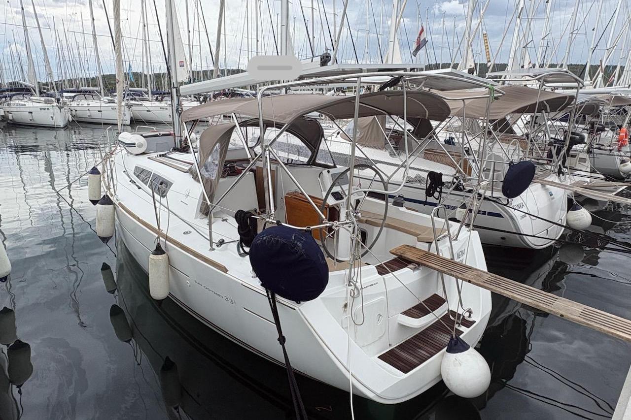 2014 Jeanneau Sun Odyssey 33i