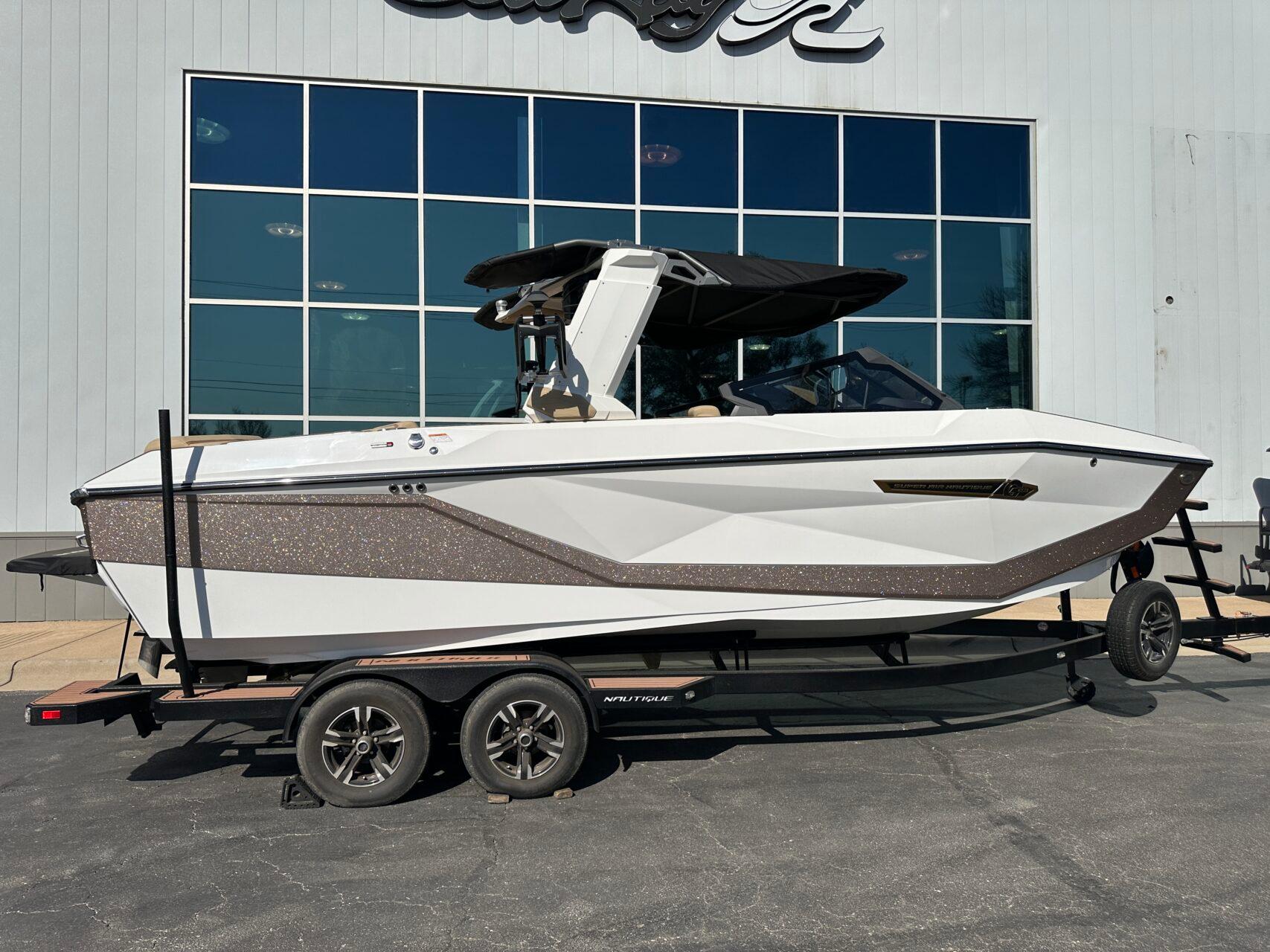 2025 Nautique G23