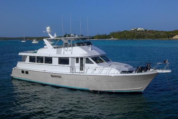 Hatteras 74 Sport Deck Motor Yacht Profile