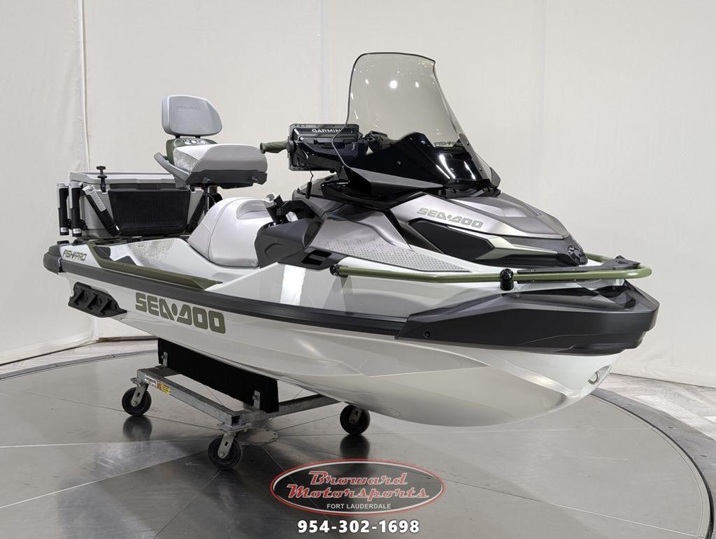 2025 Sea-Doo FishPro™ Apex 300