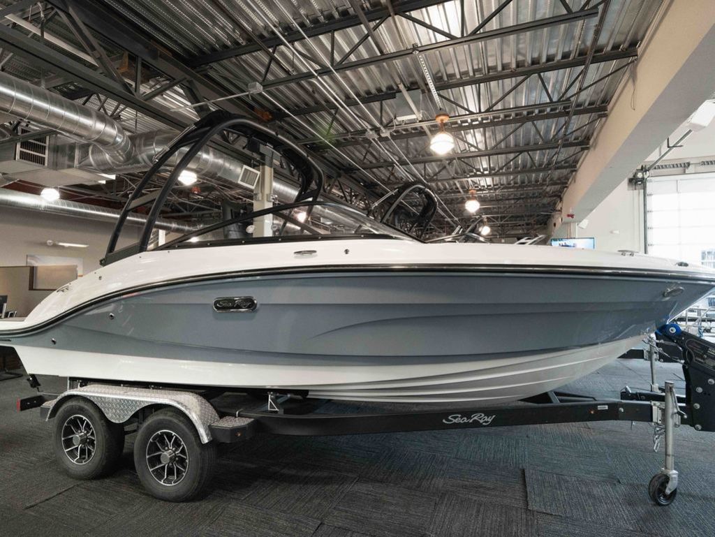 2025 Sea Ray SPX 190
