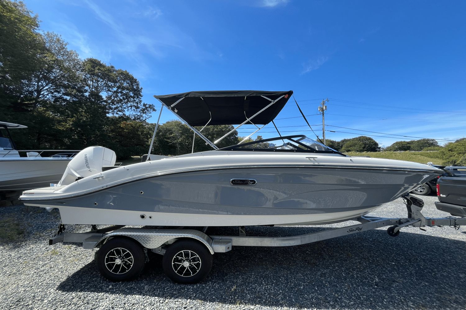 2025 Sea Ray SPX 210 Outboard