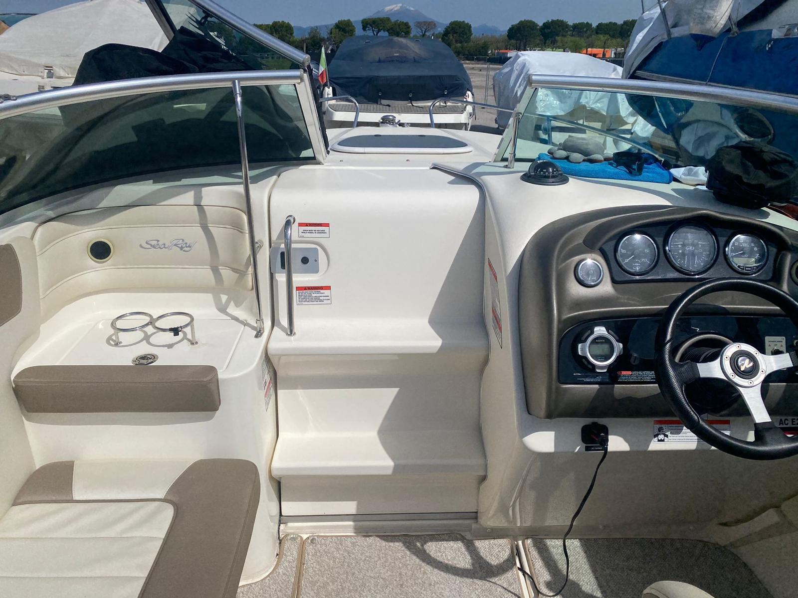2010 Sea Ray 240 SSE