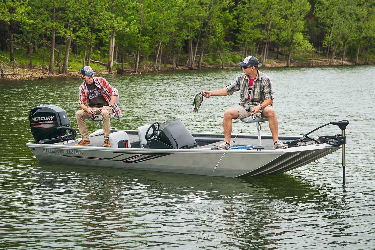 Crestliner Boat image