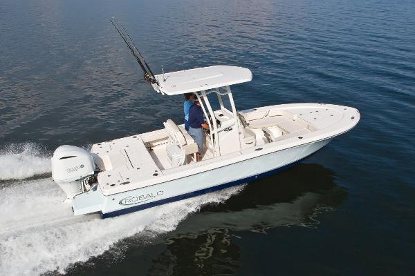 Robalo 246 Cayman Manufacturer Provided Image