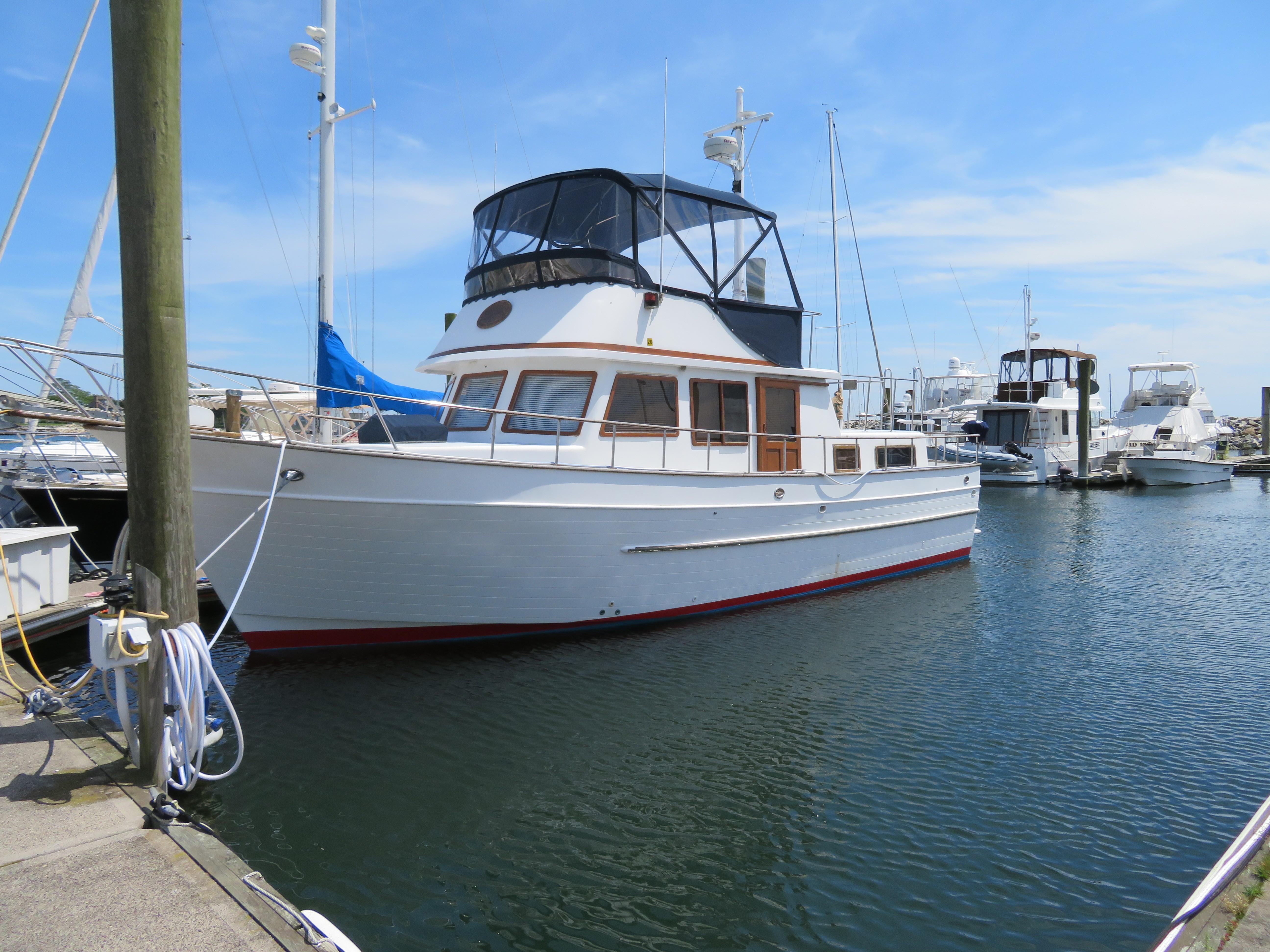 marine trader sailboat