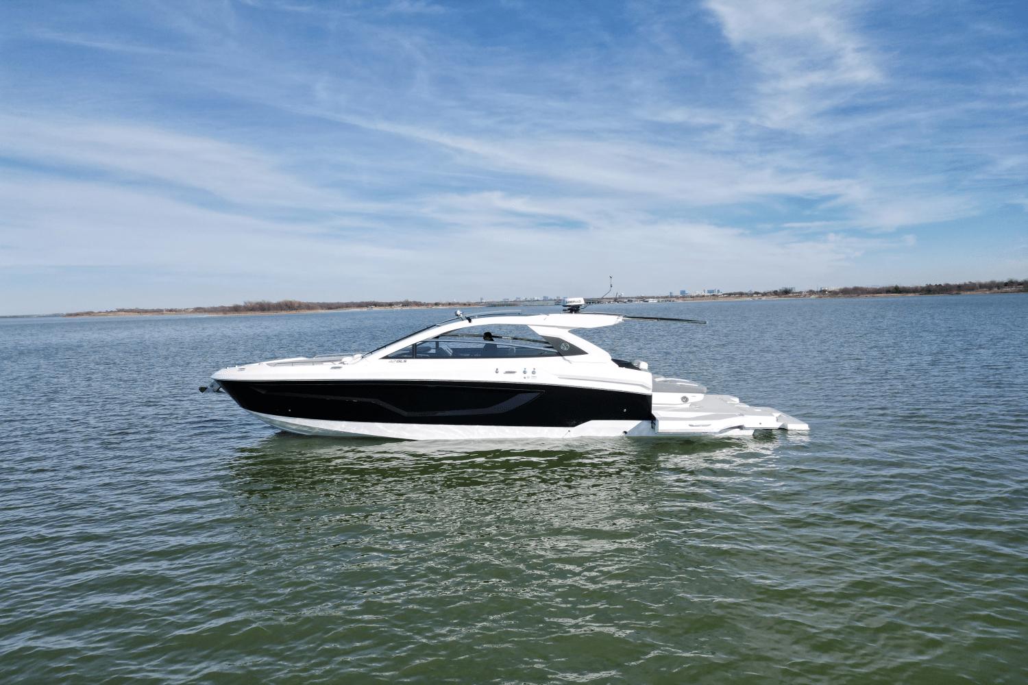 2025 Cruisers Yachts 42 GLS
