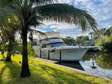 1990 Carver Californian 52