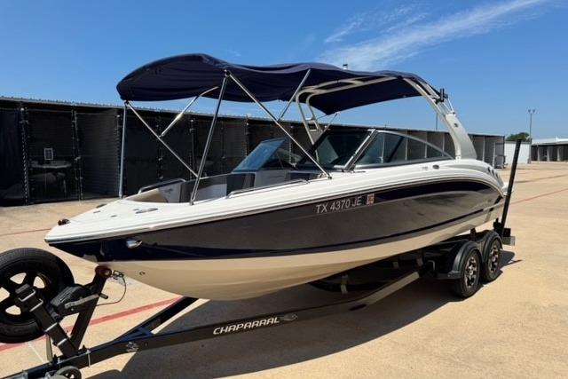 2019 Chaparral 23 H2O Sport