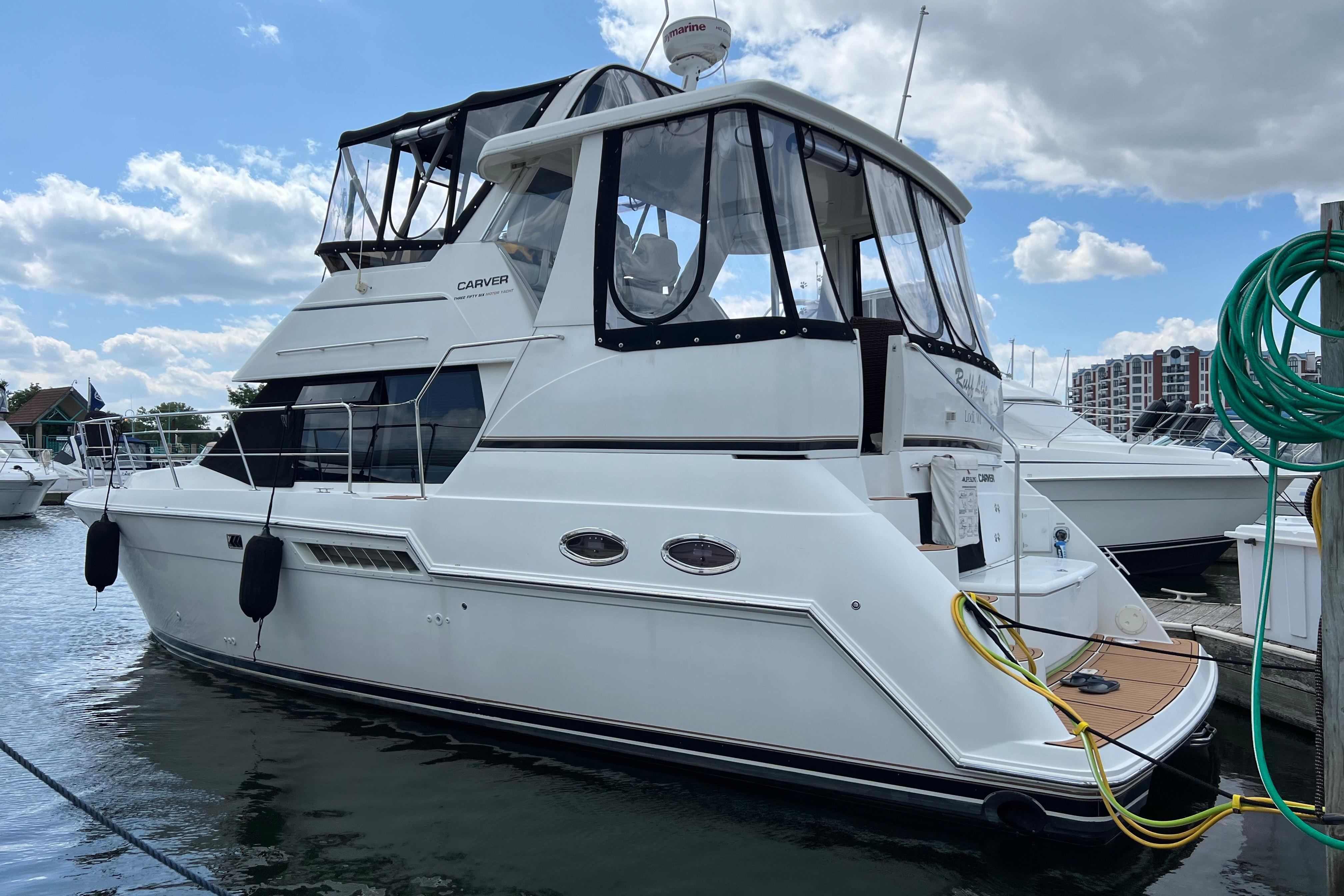 2003 Carver 356 Aft Cabin Motor Yacht