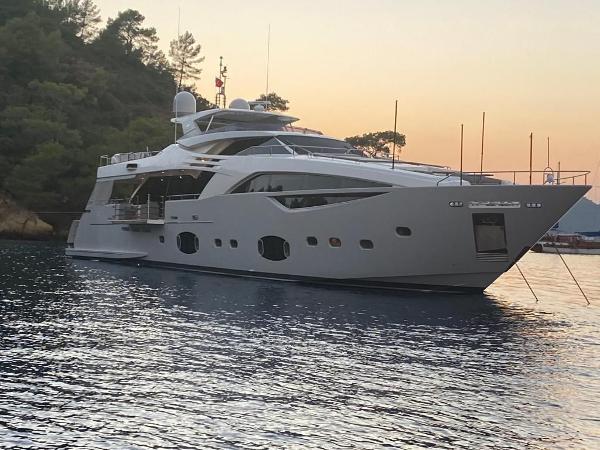 2011 Ferretti Yachts Custom Line 100