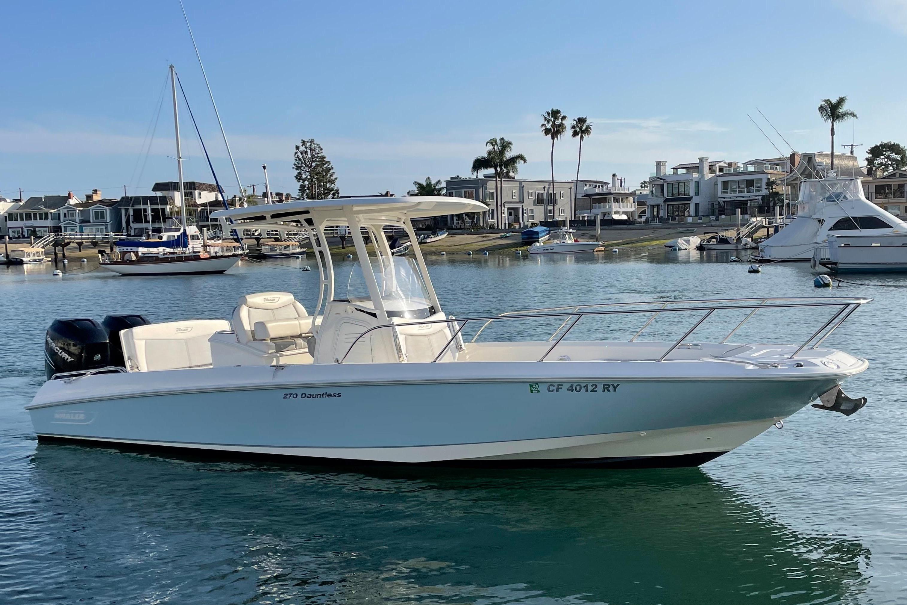 2016 Boston Whaler 270 Dauntless