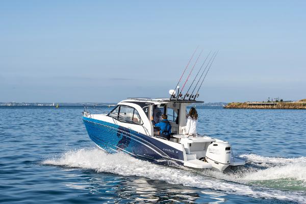 2025 Beneteau Antares 7 OB Fishing