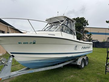 1999 Trophy 2352FV