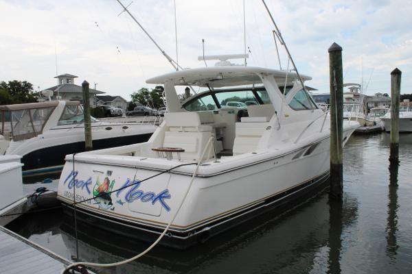Tiara Yachts 3800 Open 2002 Tiara Yachts 3800 Open docked at a marina.