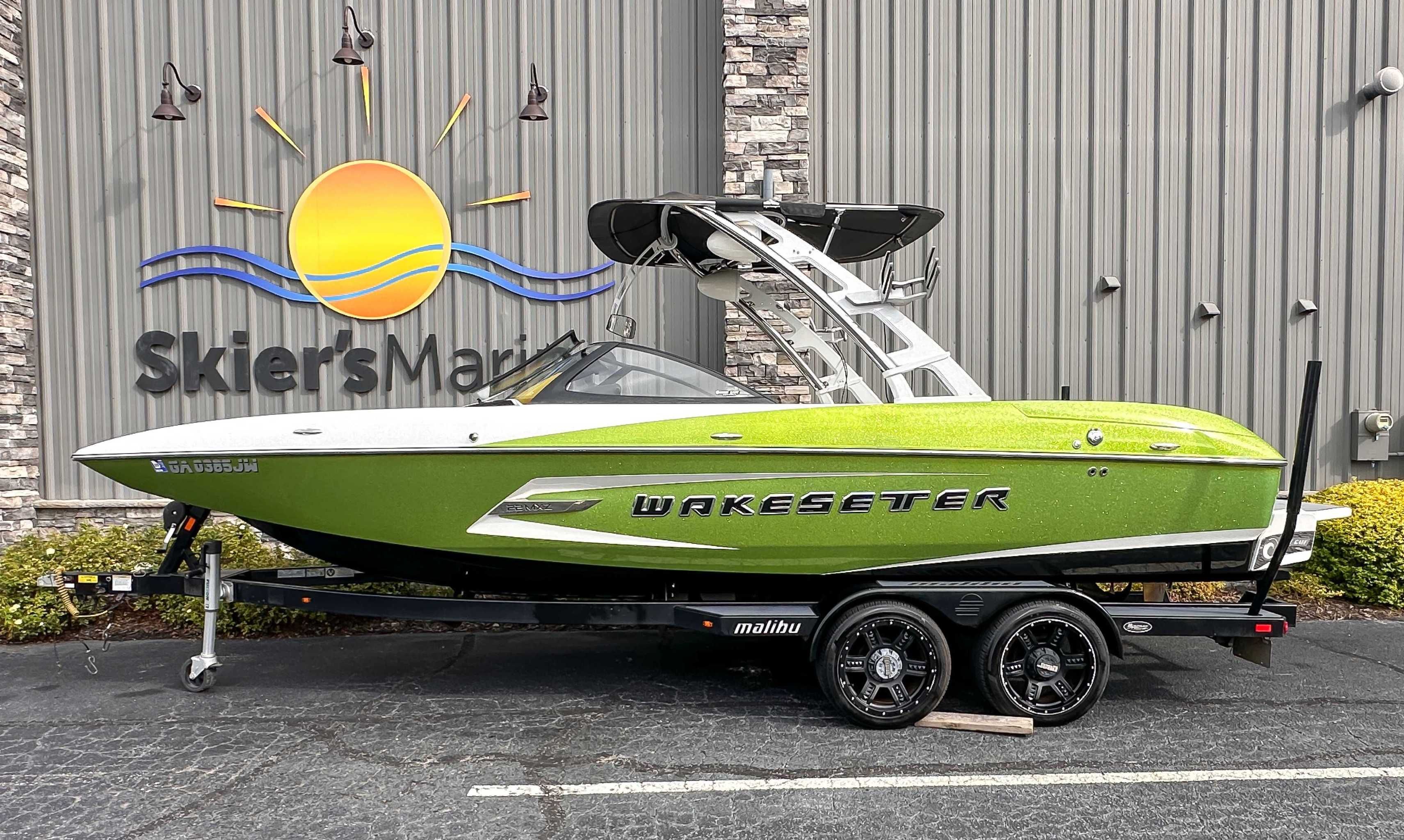 2014 Malibu Wakesetter 22 MXZ