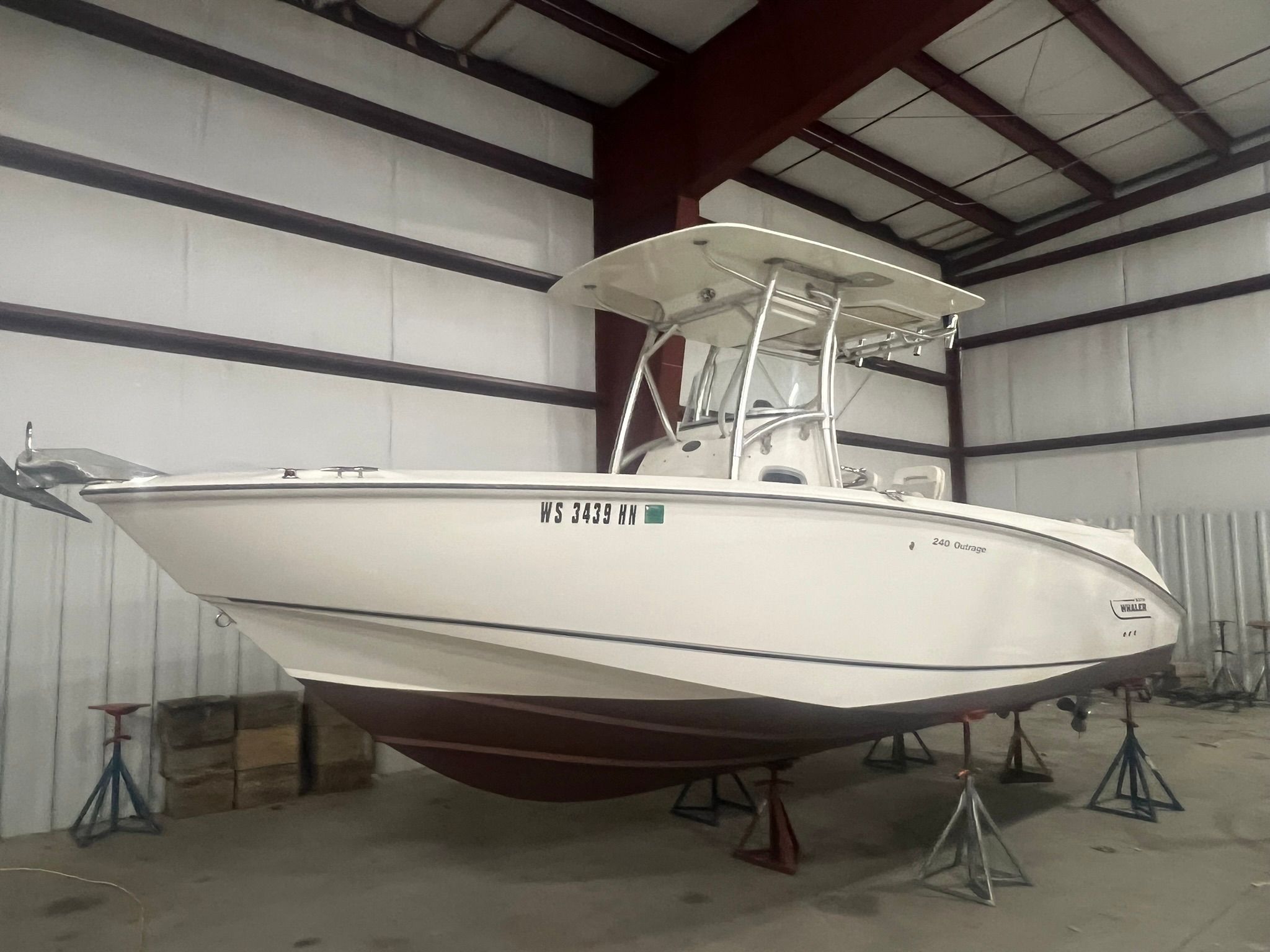 2007 Boston Whaler 240 Outrage
