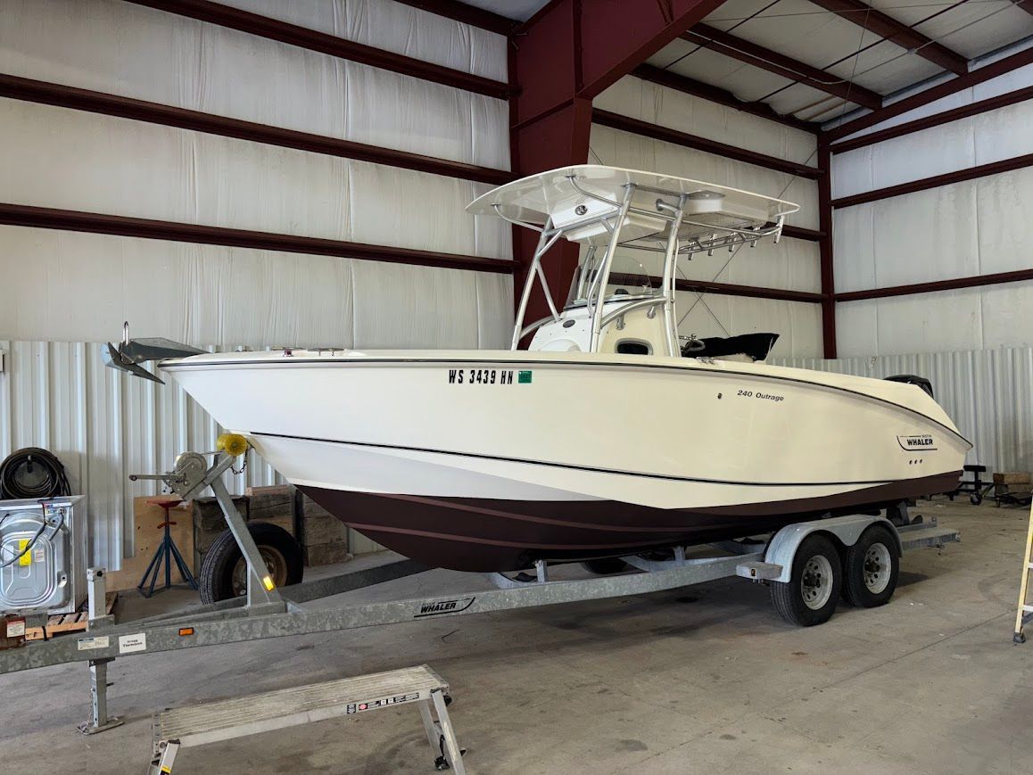 2007 Boston Whaler 240 Outrage