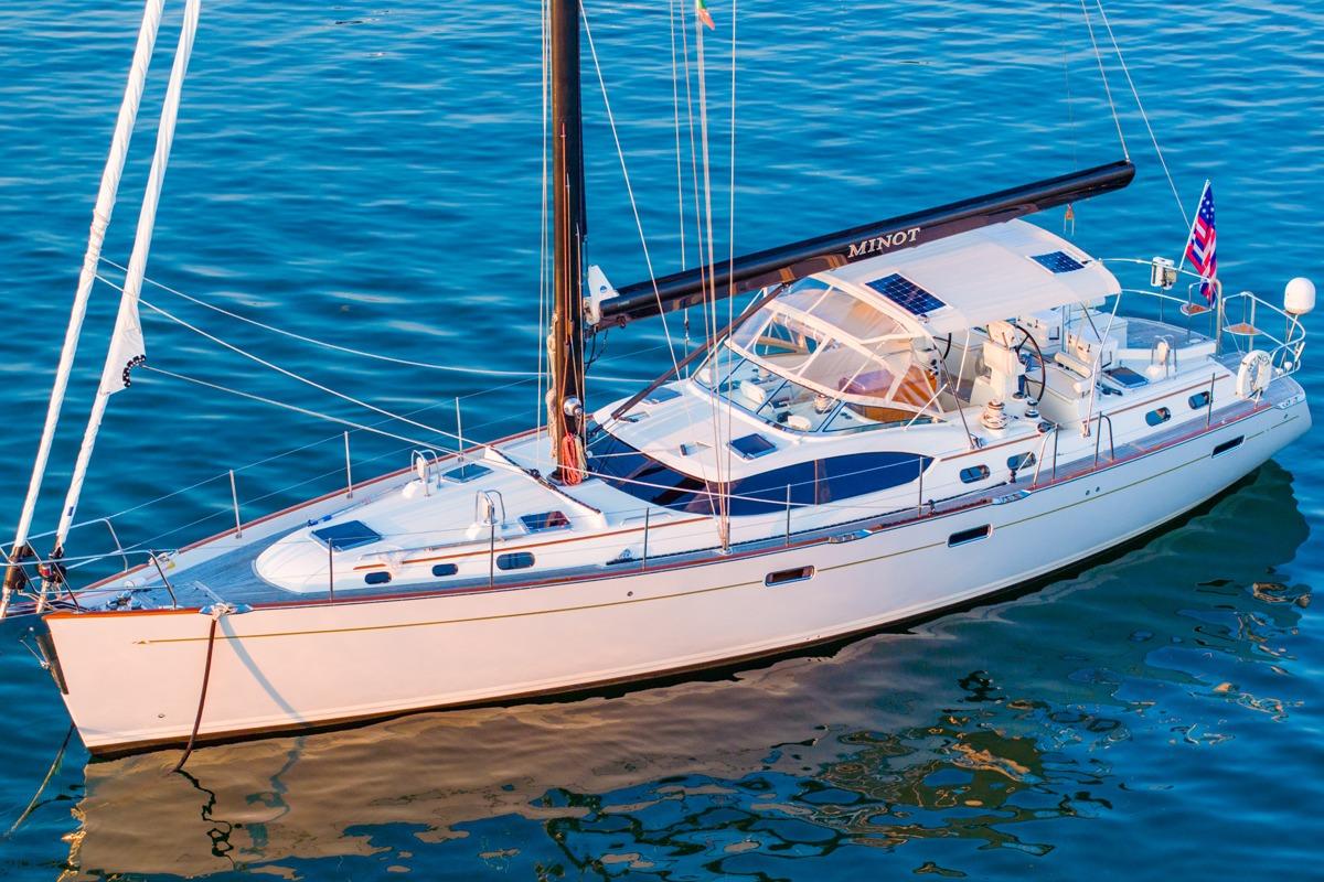 2012 Passport 585