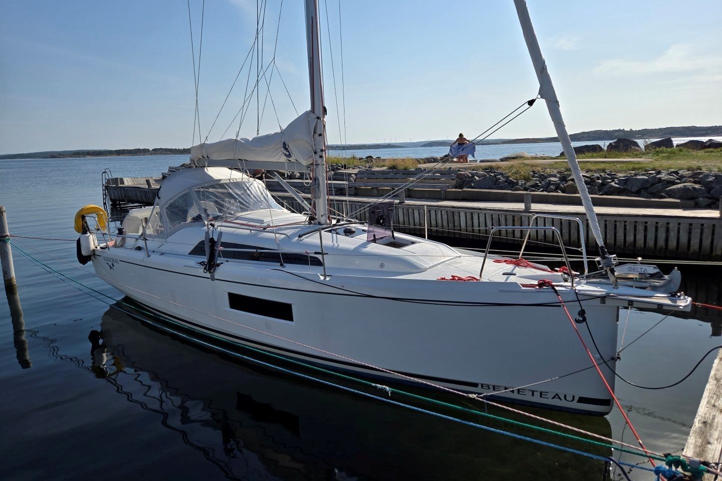 2021 Beneteau Oceanis 30.1
