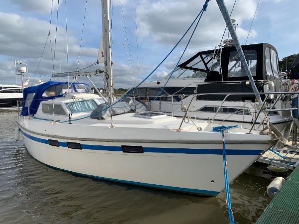Southerly 100 Southerly 100 - Starboard Side