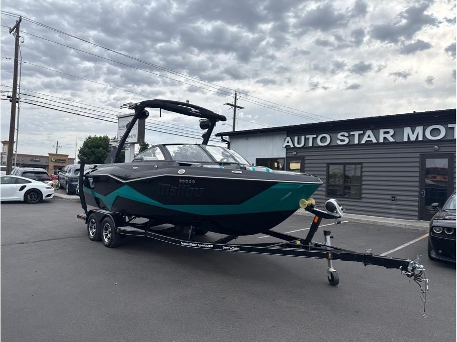 2023 Malibu 22 LSV