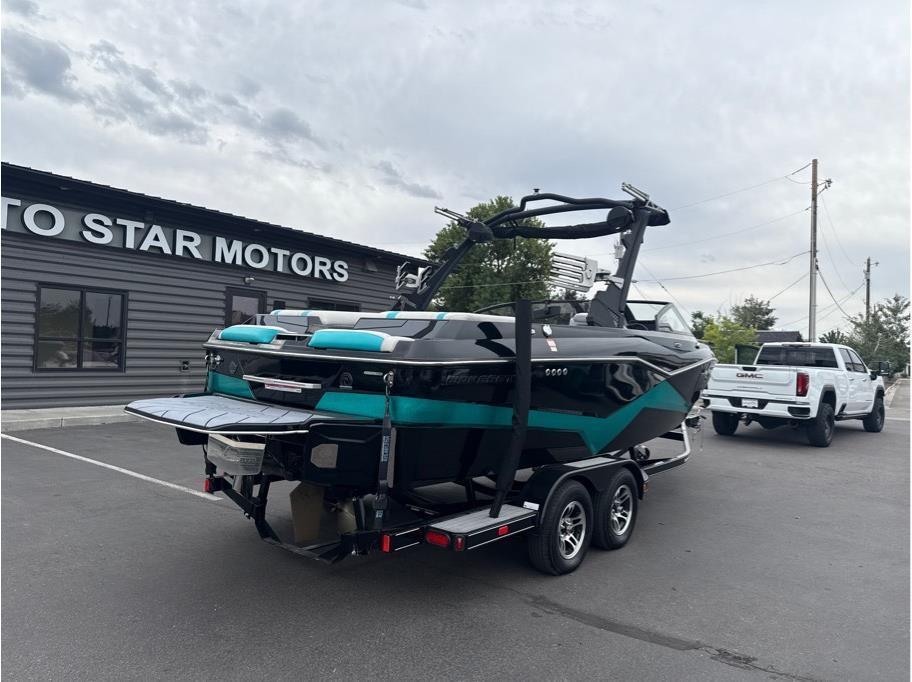 2023 Malibu 22 LSV