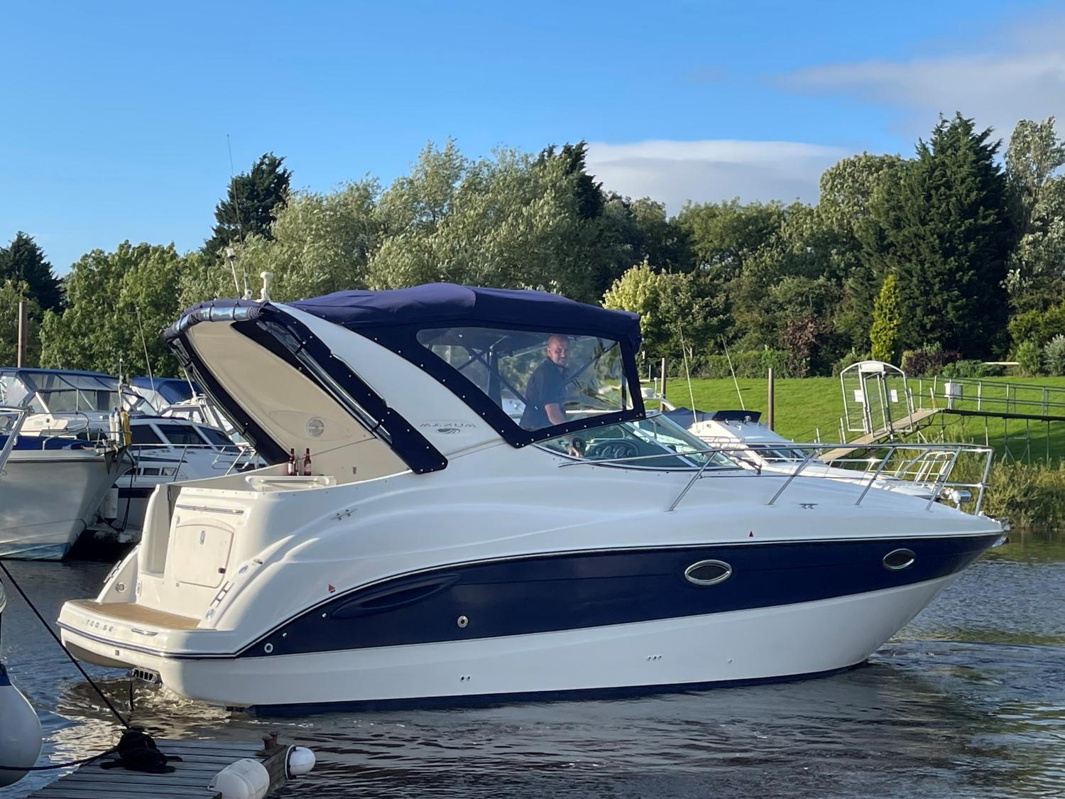 2006 Maxum 2700 SE, York North Yorkshire - boats.com