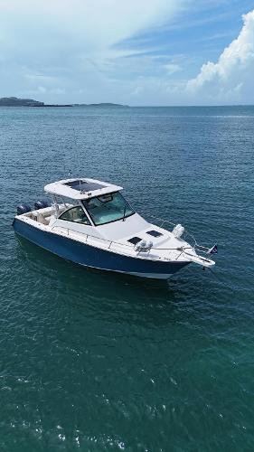 2022 Grady-White Express 330