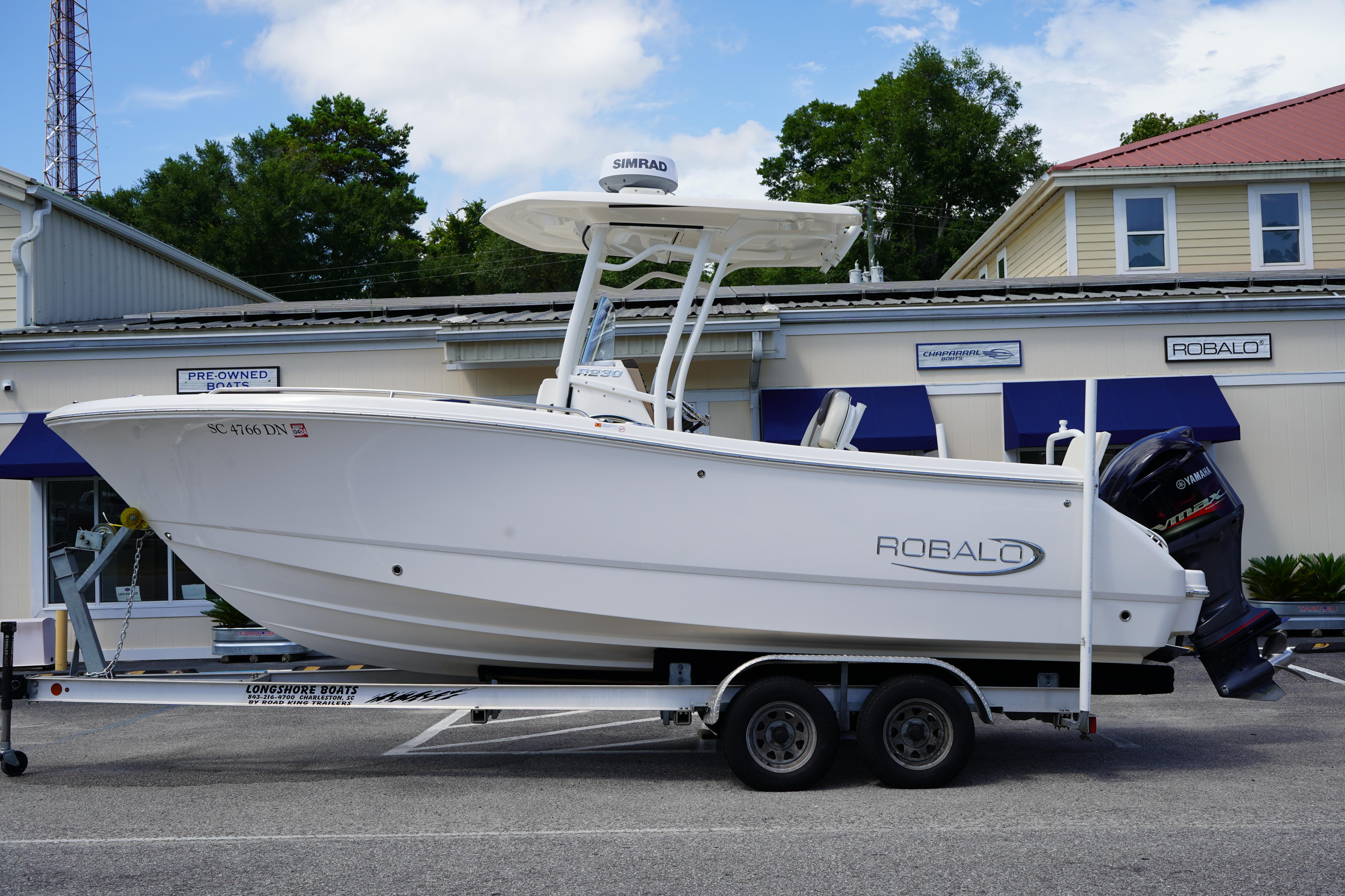 2021 Robalo R230 Center Console