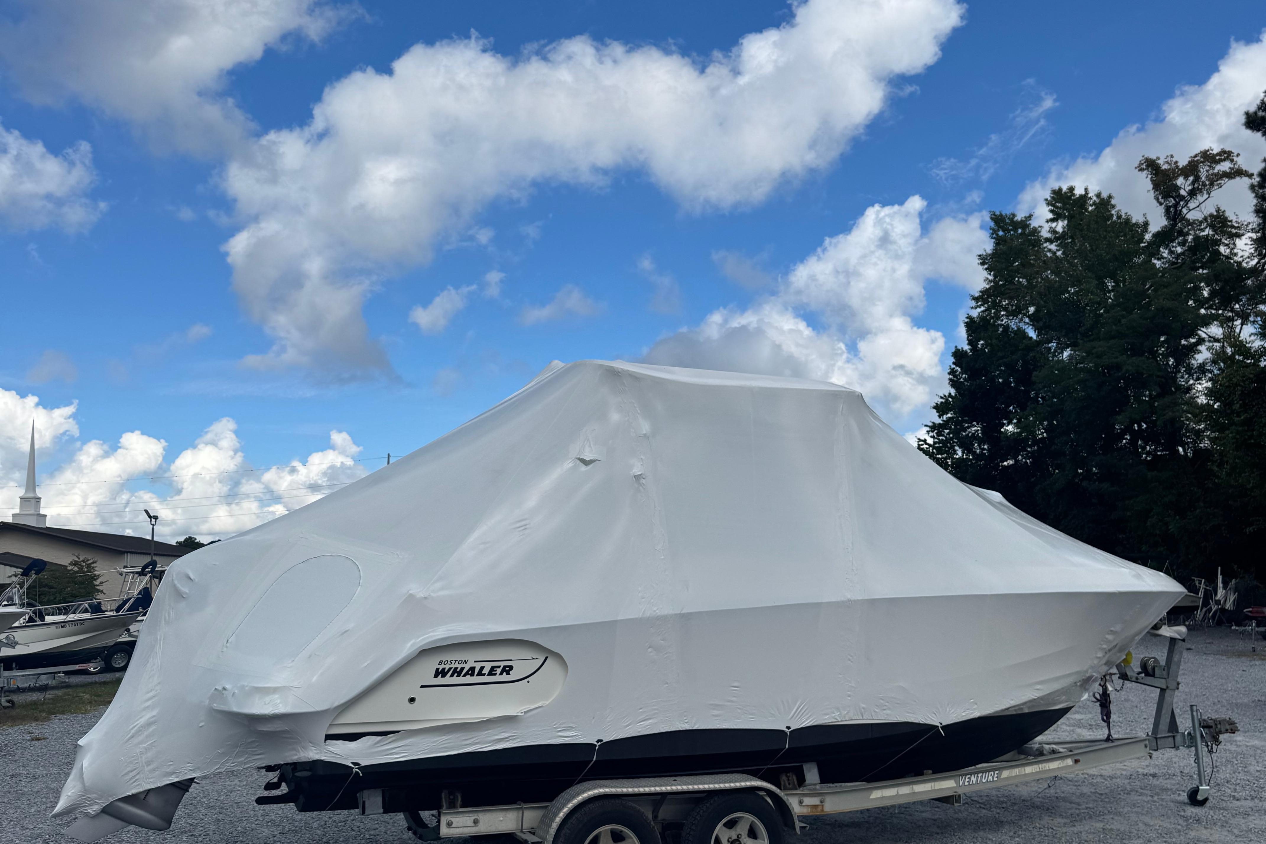 2022 Boston Whaler 240 Vantage