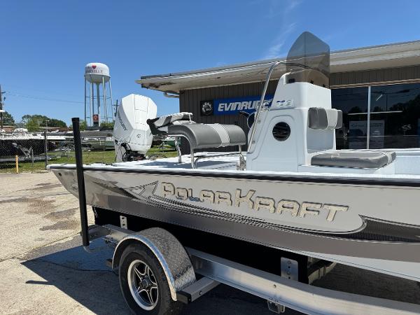 Polar Kraft BAY210CC 2023 Polar Kraft BAY210CC boat on trailer outside dealership.