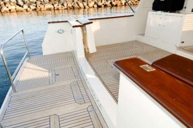 Offshore Yachts Boat image