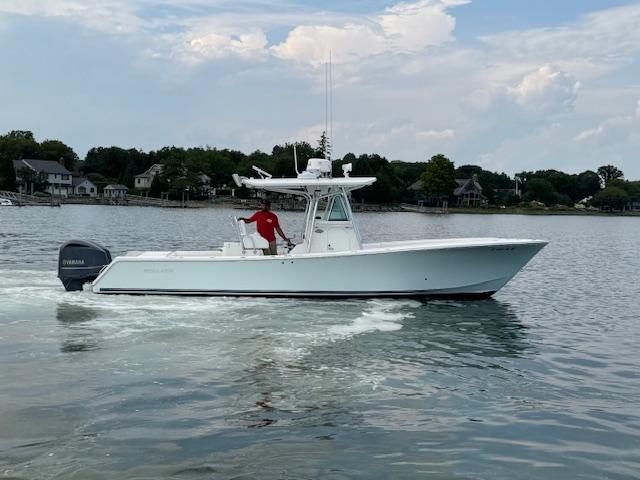 2008 Regulator 32 Forward Seating