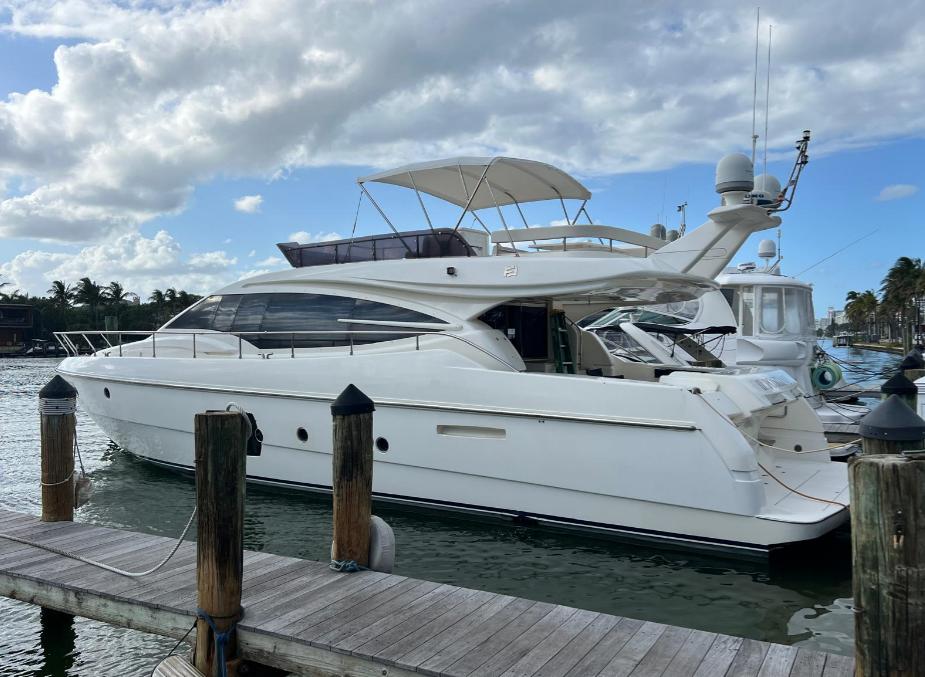2013 Ferretti Yachts 62