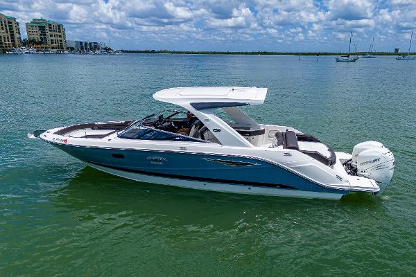 2017 Sea Ray SLX 310 Outboard