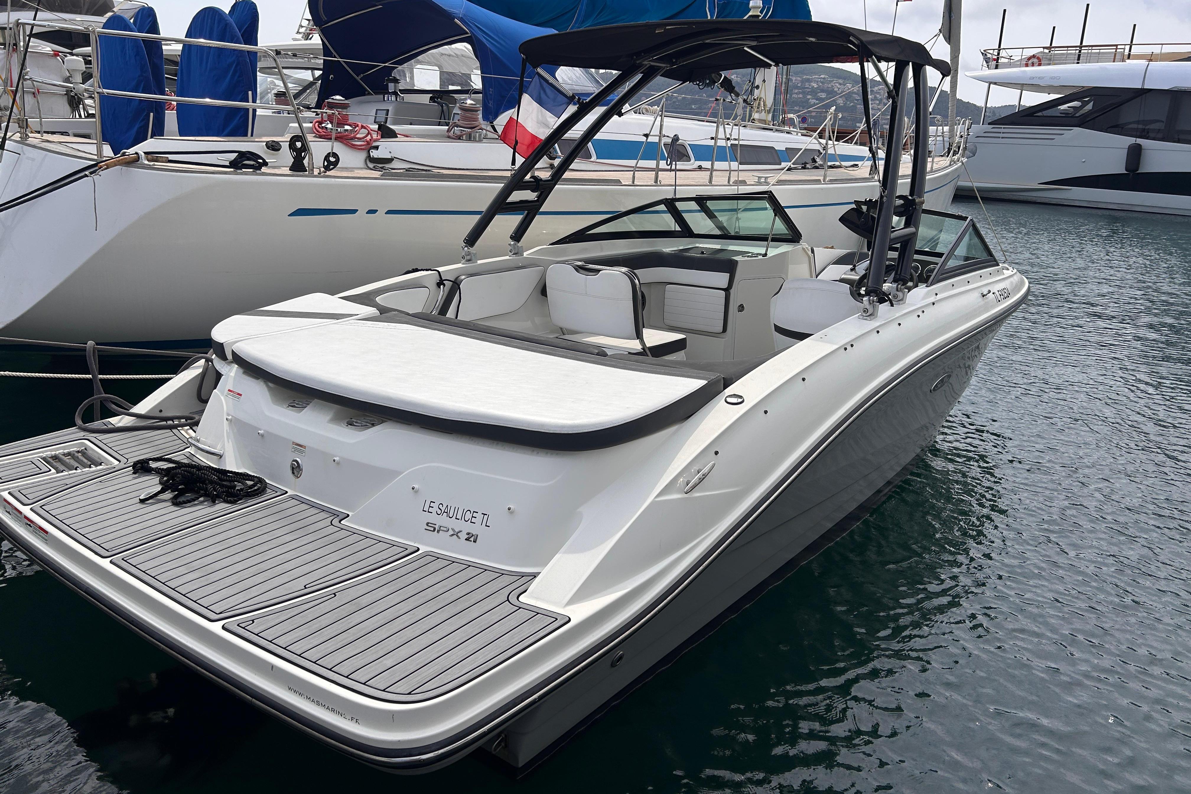 2018 Sea Ray SPX 210