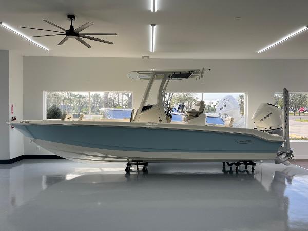 2025 Boston Whaler 250 Dauntless