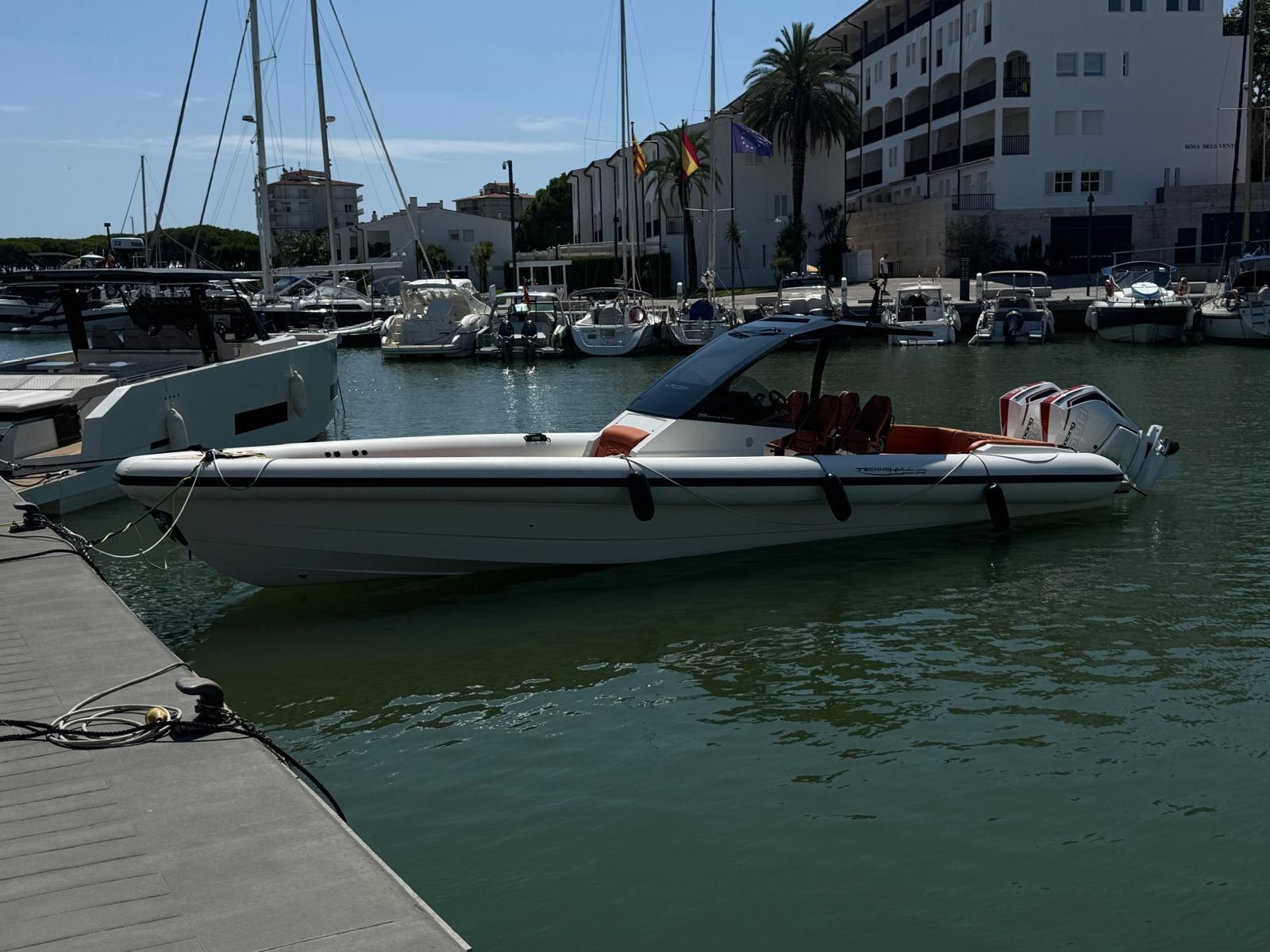 2025 Technohull 38 Grand Sport