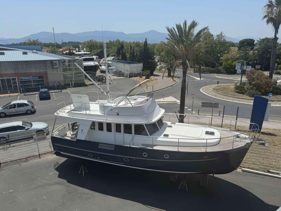 Beneteau Swift Trawler 42