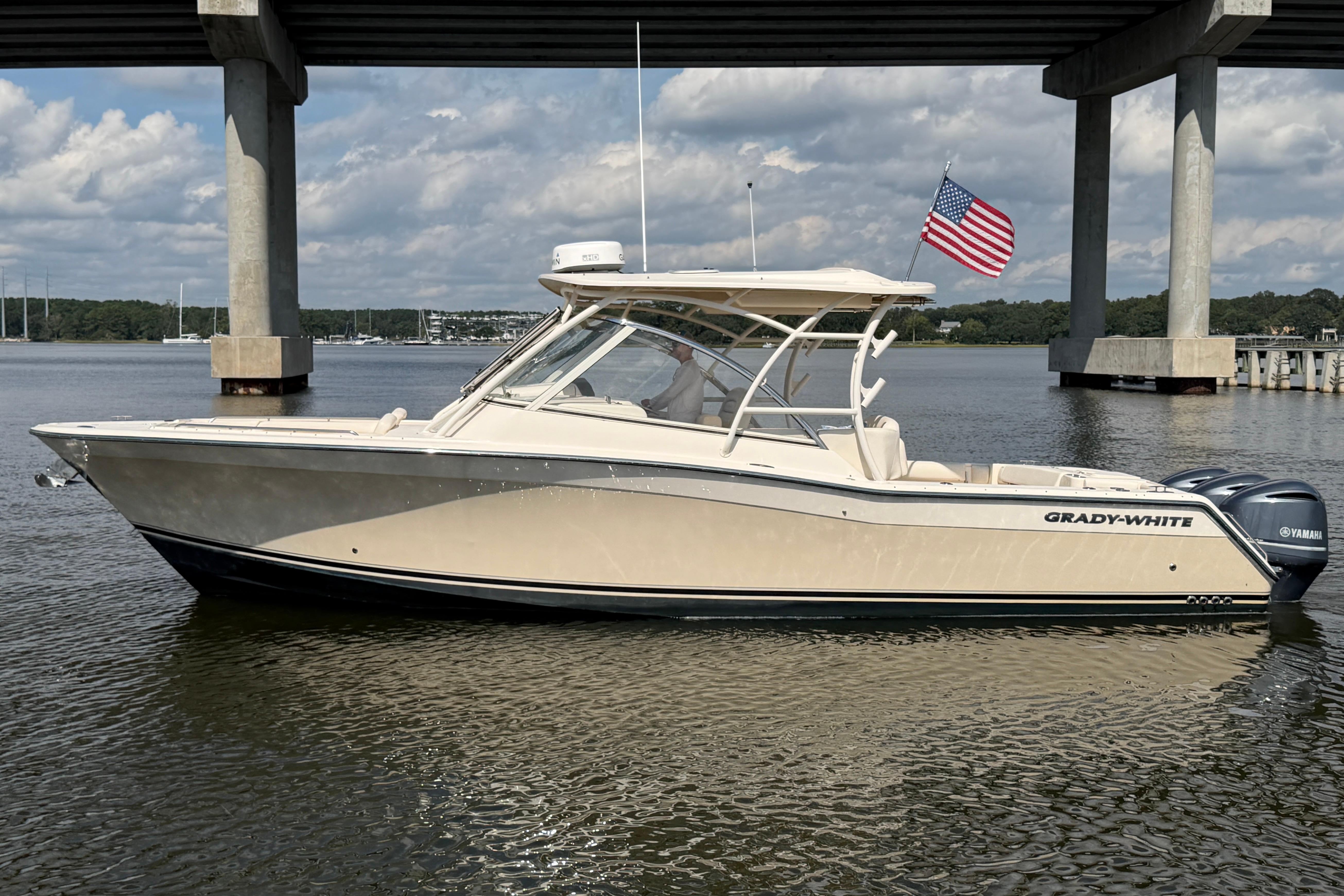 2017 Grady-White Freedom 335