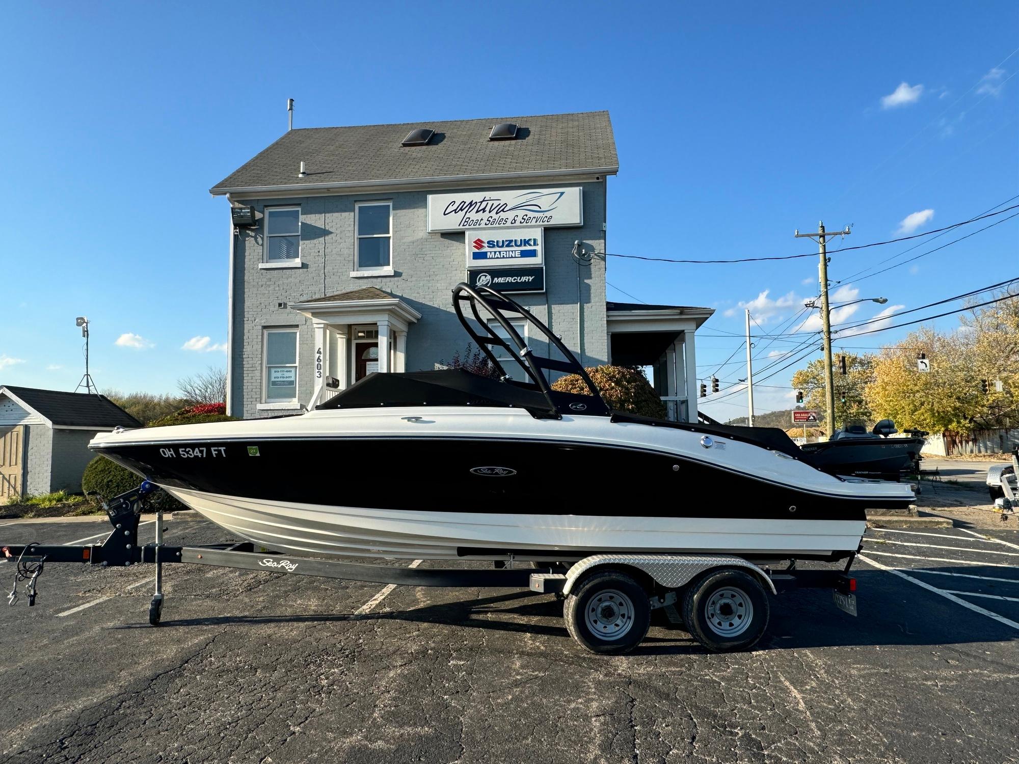 2018 Sea Ray SPX 210