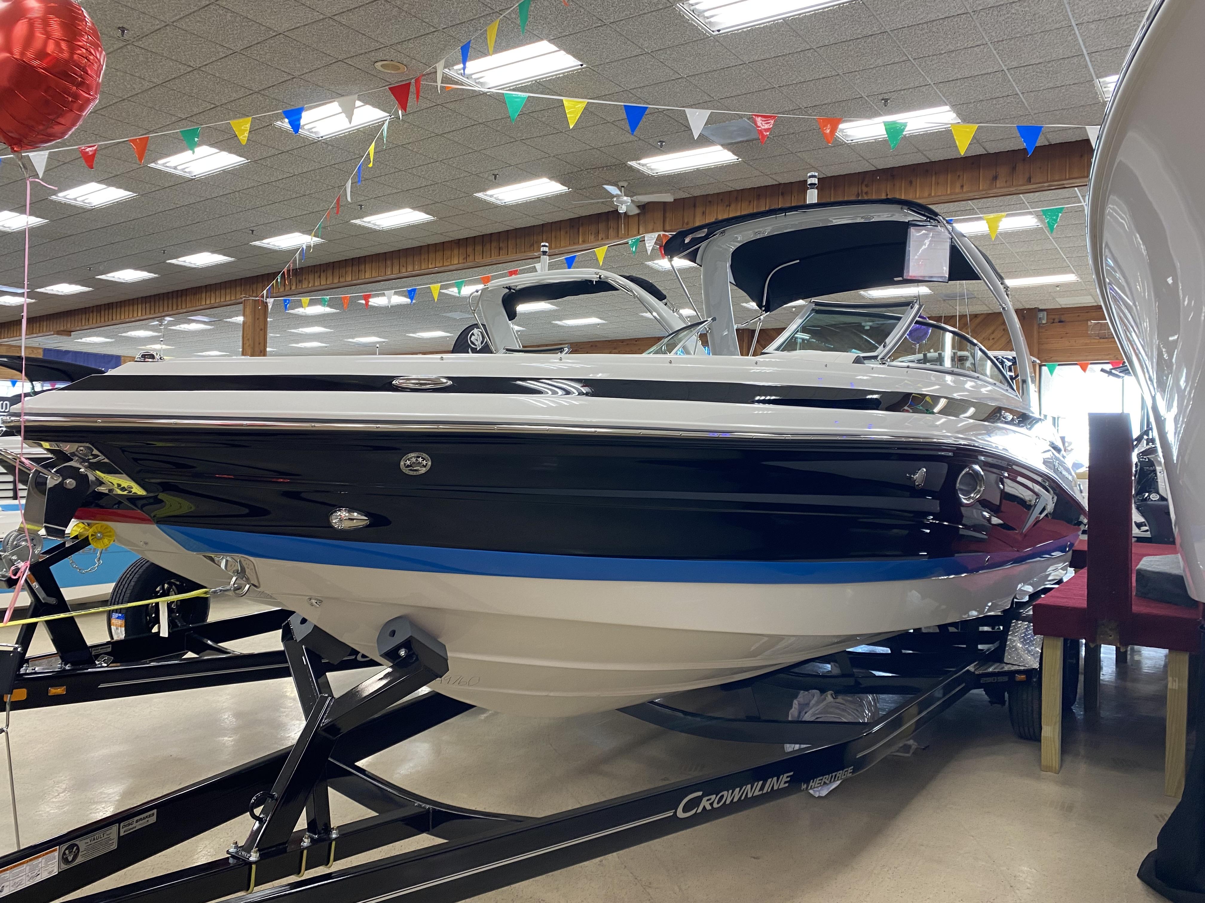 2023 Crownline 200 SS, Wixom Michigan - boats.com